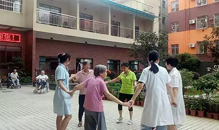 东莞疗养院开在家门口，儿女都能来看看